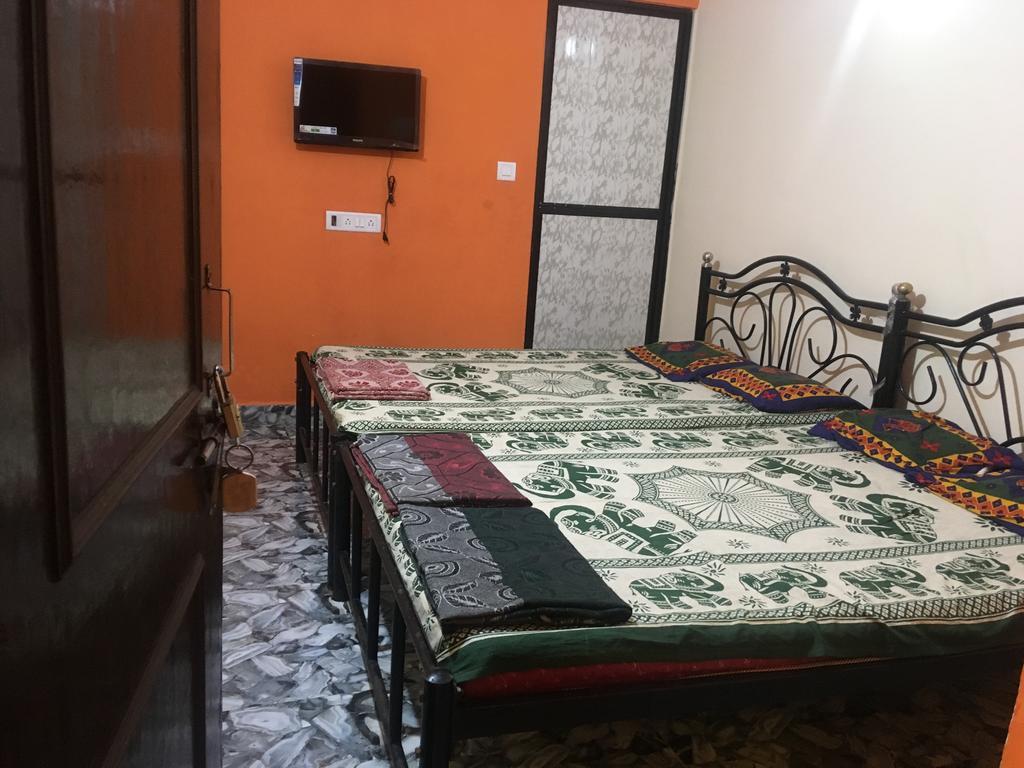 Fernandes Guest House 卡兰古特 外观 照片